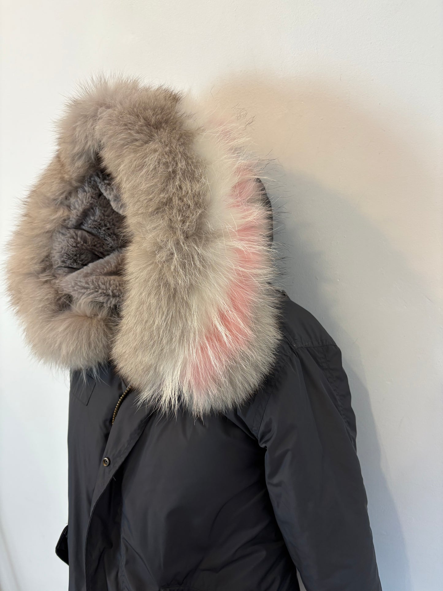 DUCIE. Parka gris pelo natural