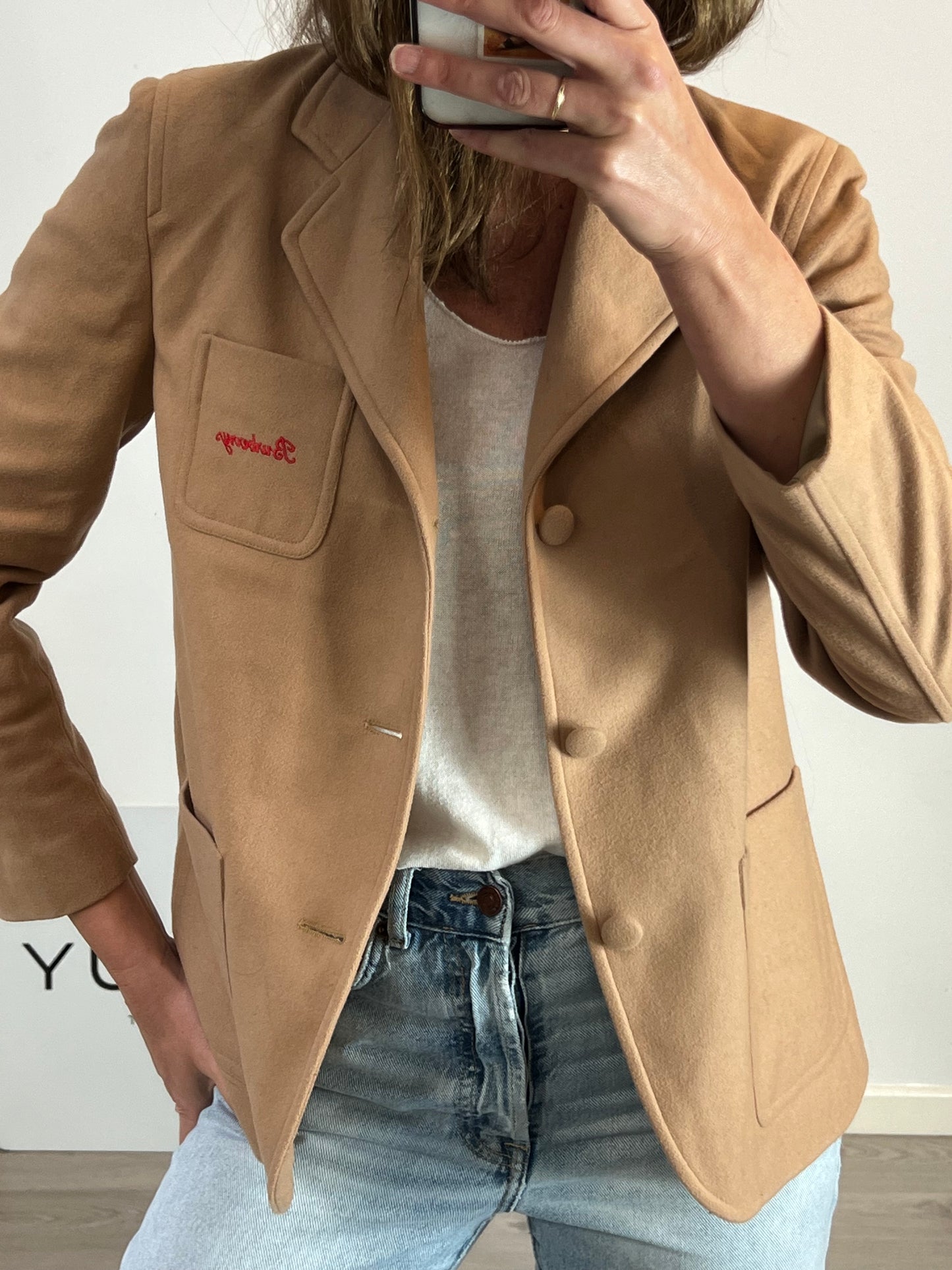 BURBERRYS. Beige wool blazer with pockets. Size 40