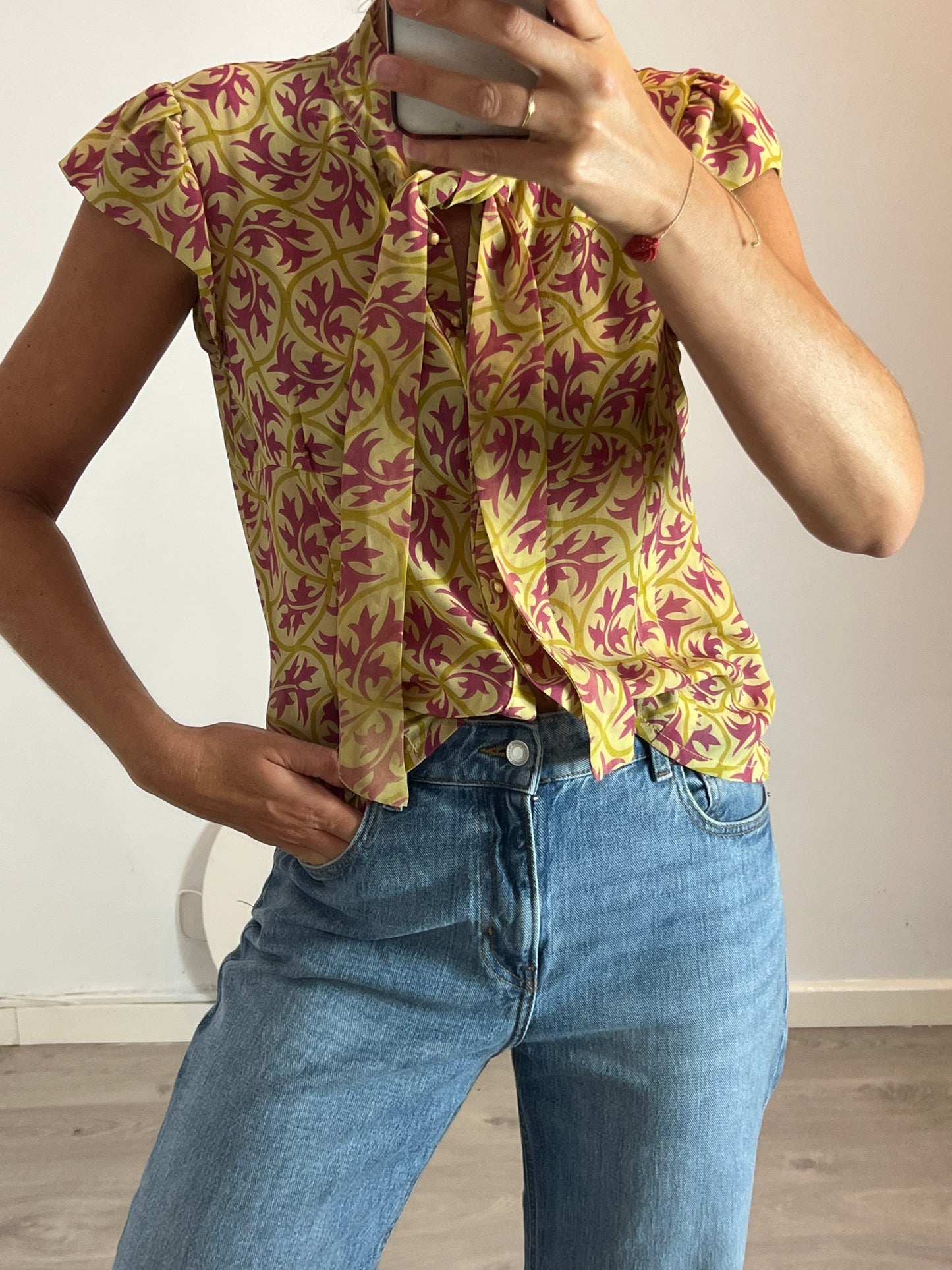 OTRAS. Blusa estampada detalle botones. T 40