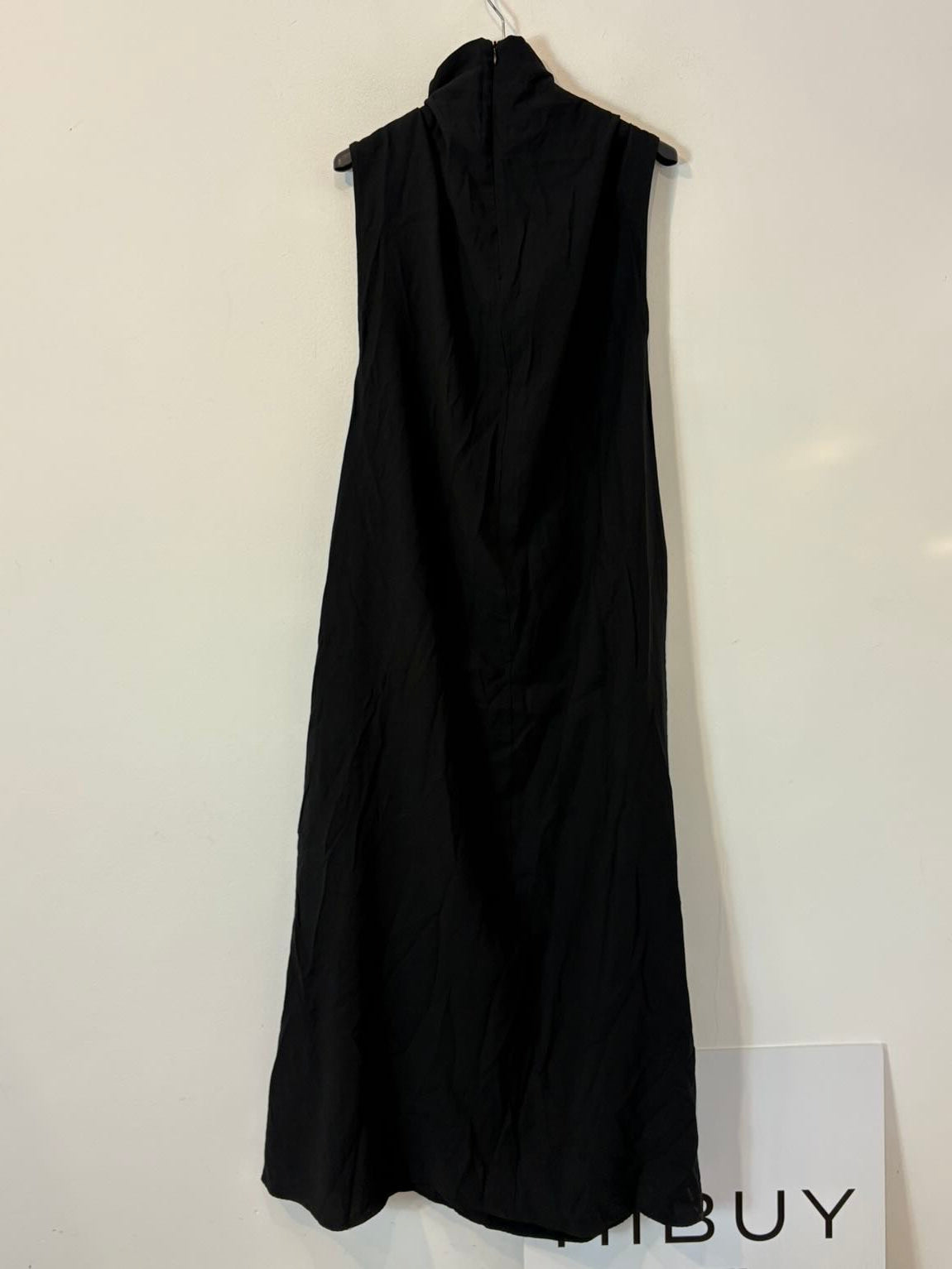 ZARA. Vestido largo negro vuelo