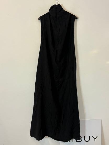 ZARA. Vestido largo negro vuelo