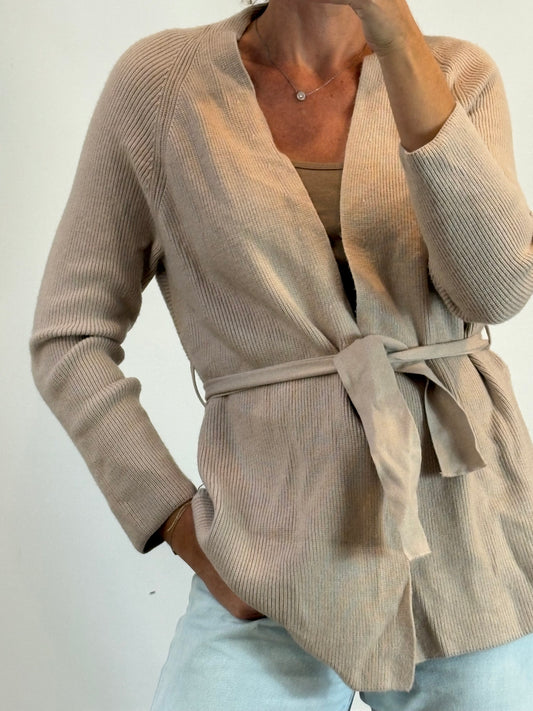 ZARA. Cárdigan beige canalé