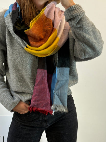 ZARA. Bufanda cuadros colores