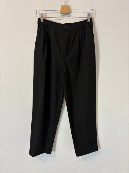 ZARA. Pantalón negro pinzas