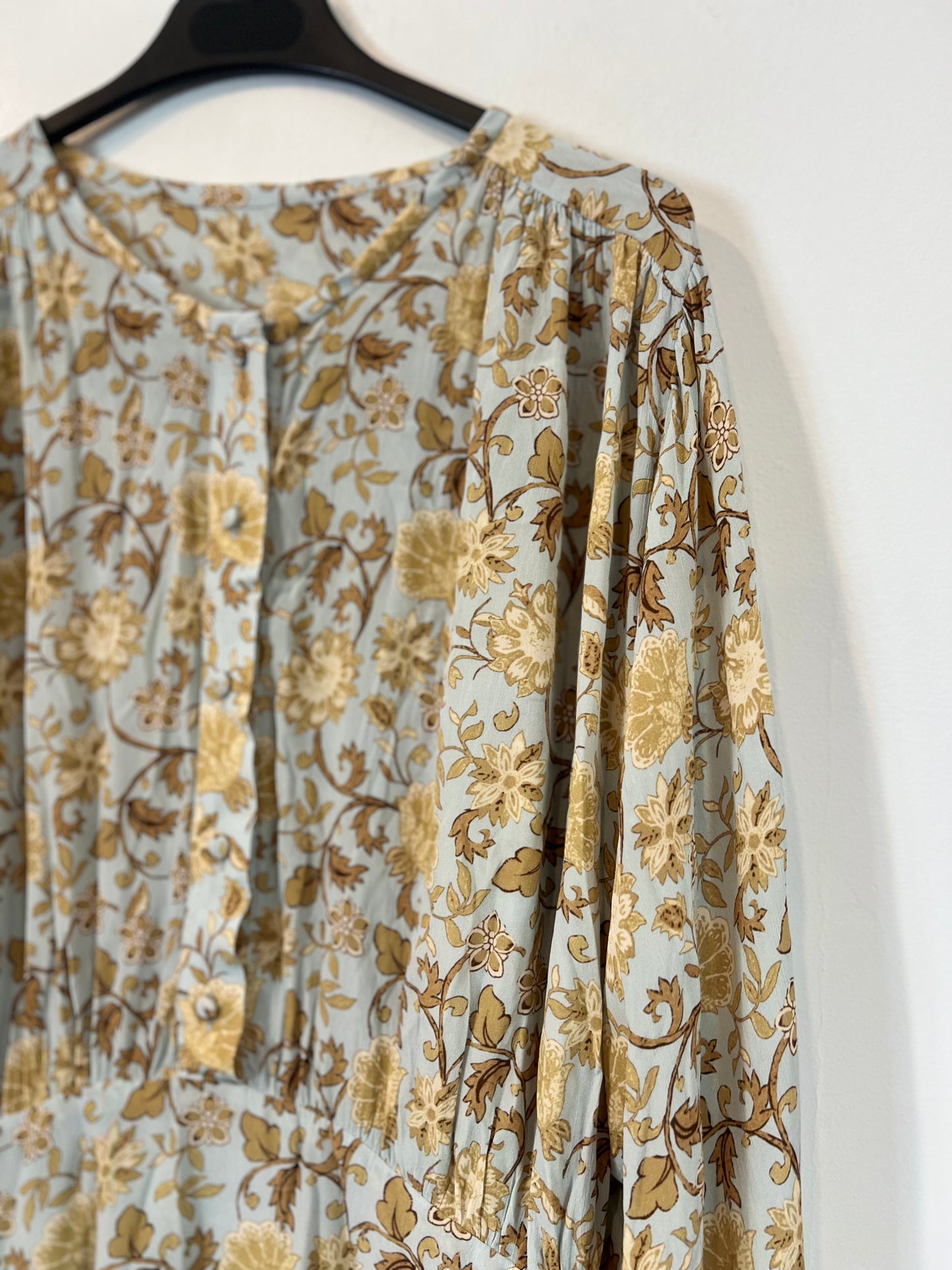 OTHERS. Light blue floral dress TU(38)