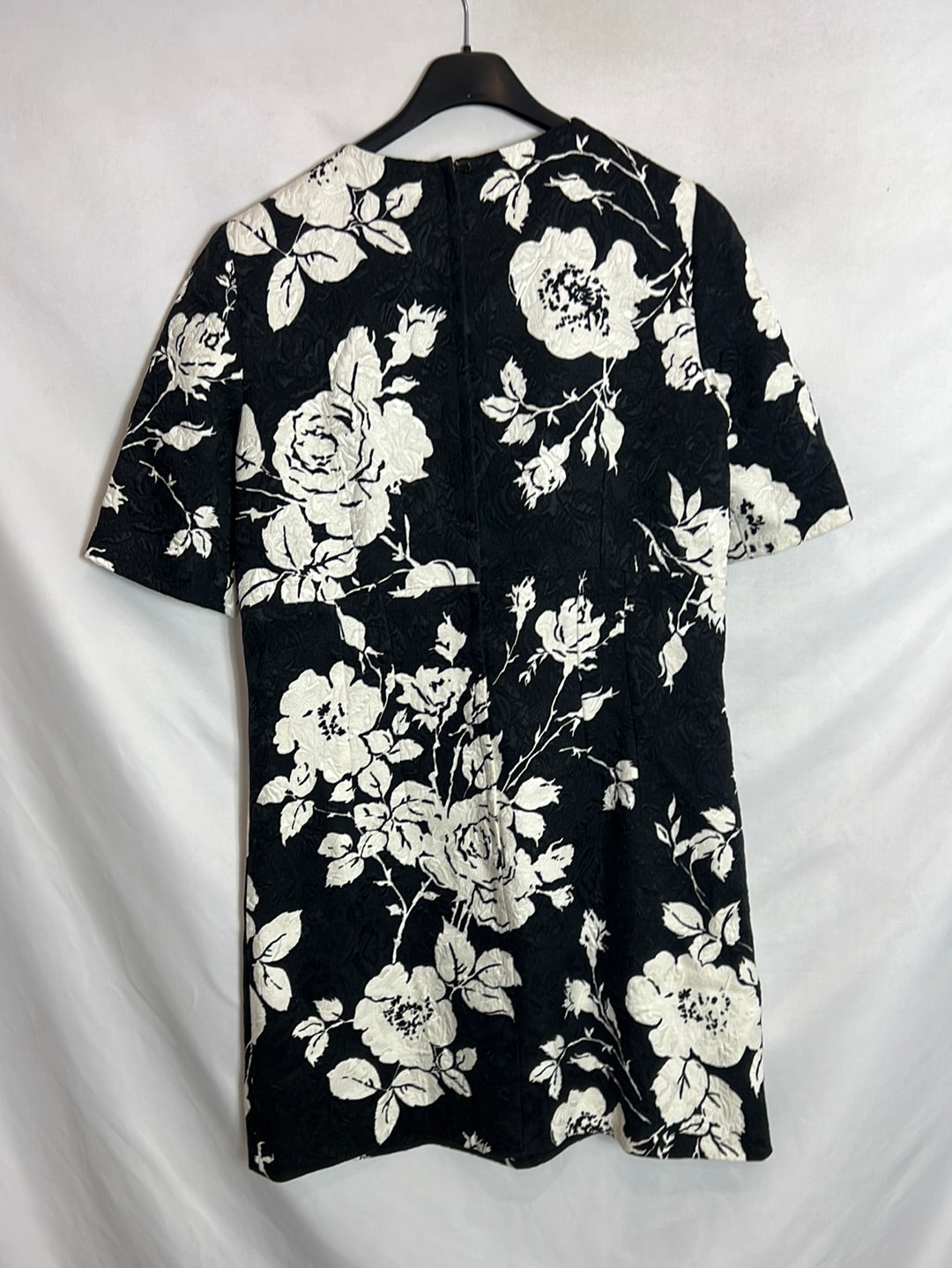 DOLCE & GABBANA. Vestido negro bordados y abalorios. T 44