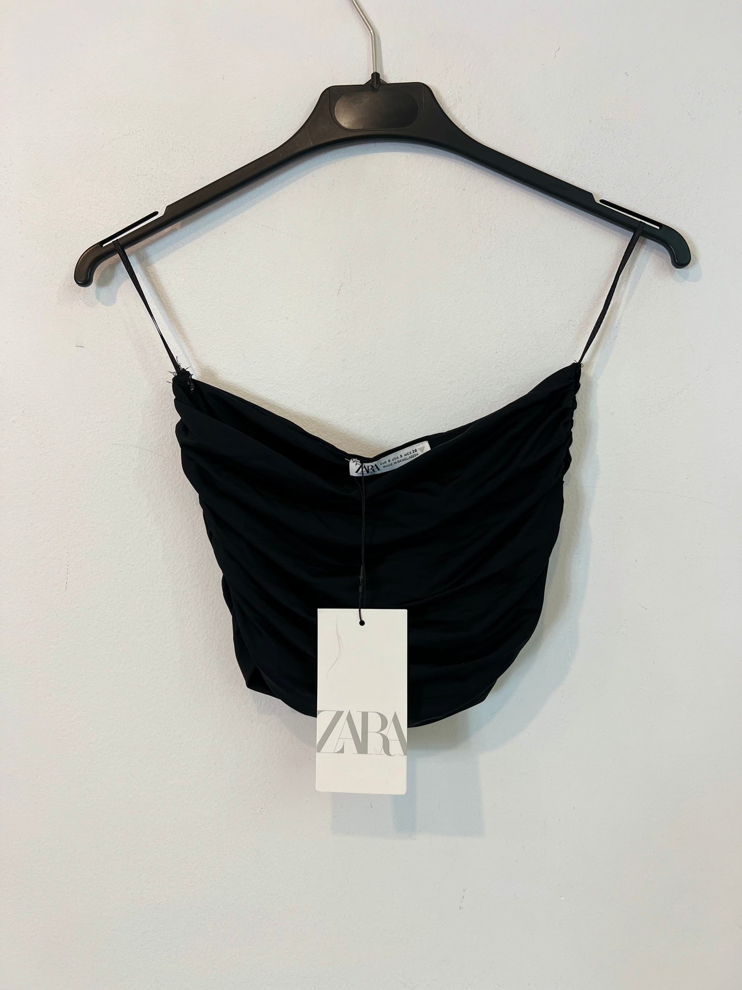 ZARA. croptop negro licra T.s