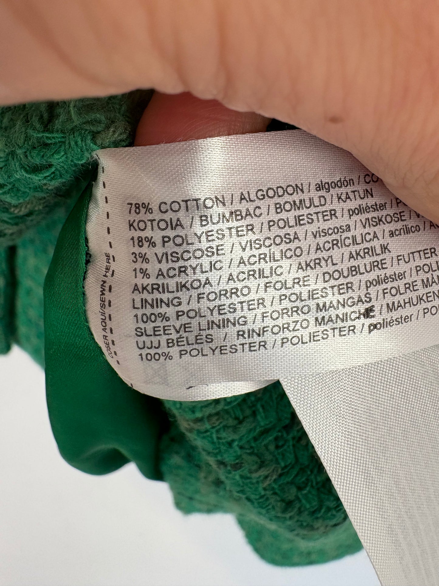 MANGO. Chaqueta tweed verde botones. T S