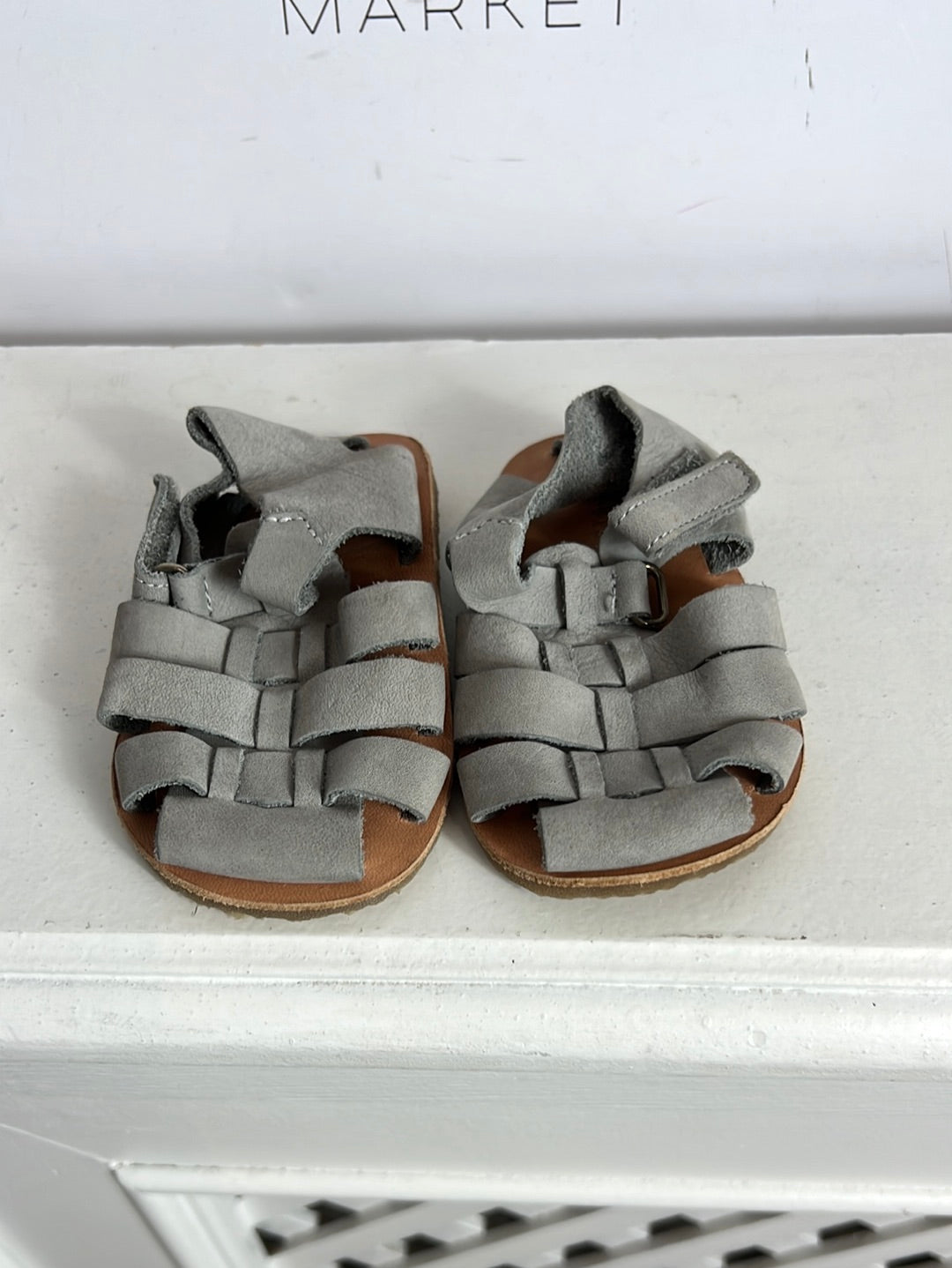 ZARA. Grey faux leather sandals. Size 18