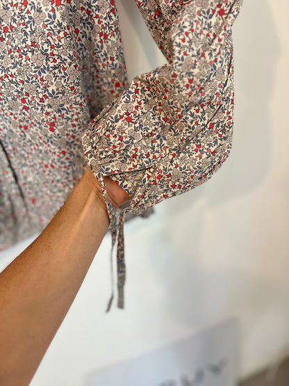 TRIANA BY C. Blusa flores cuello volante T.s