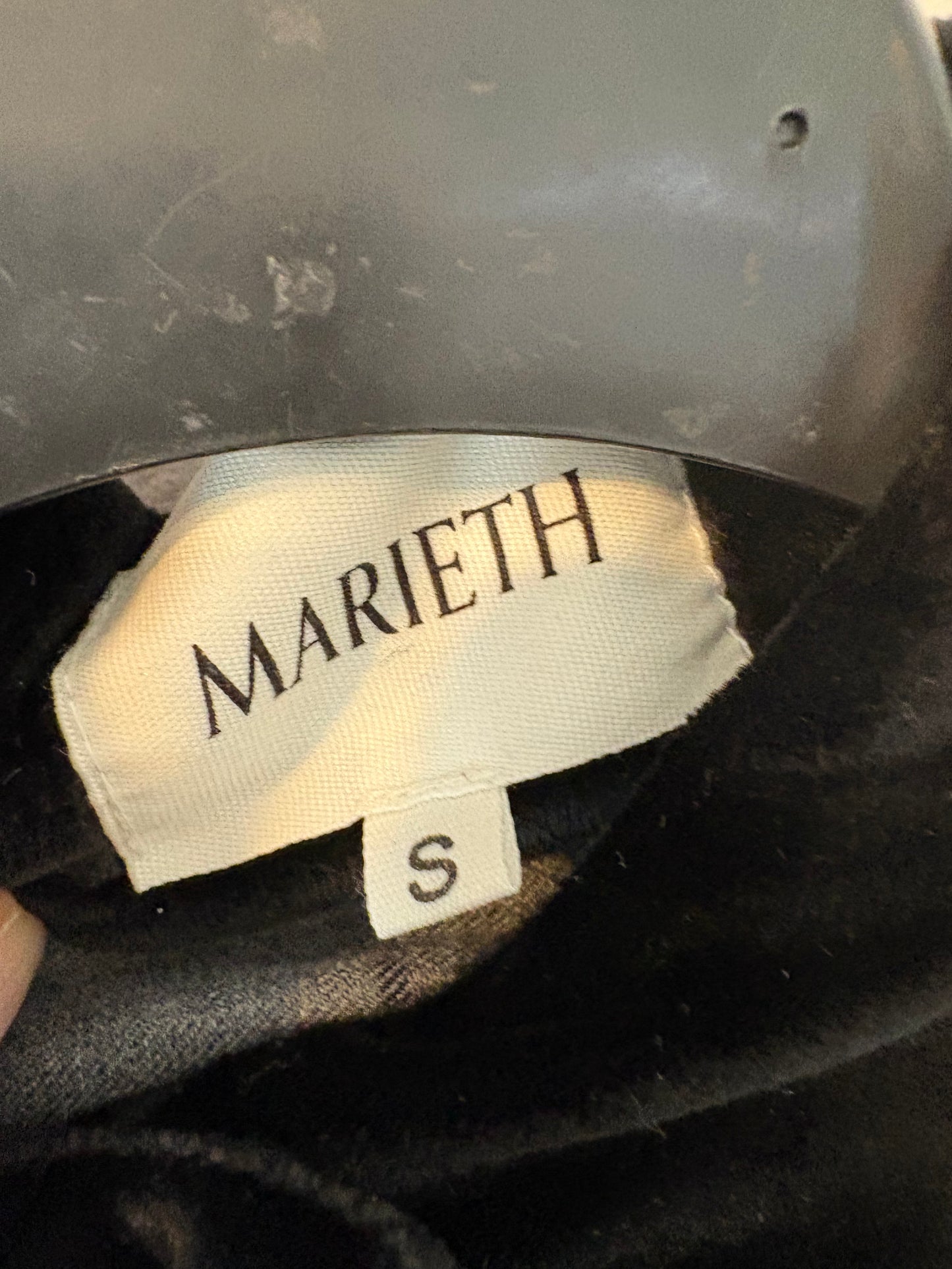 MARIETH. Grey velvet jumpsuit with removable sleeves.