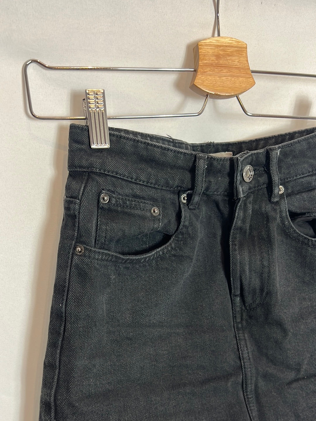 ZARA. Falda denim negra corta T.xs