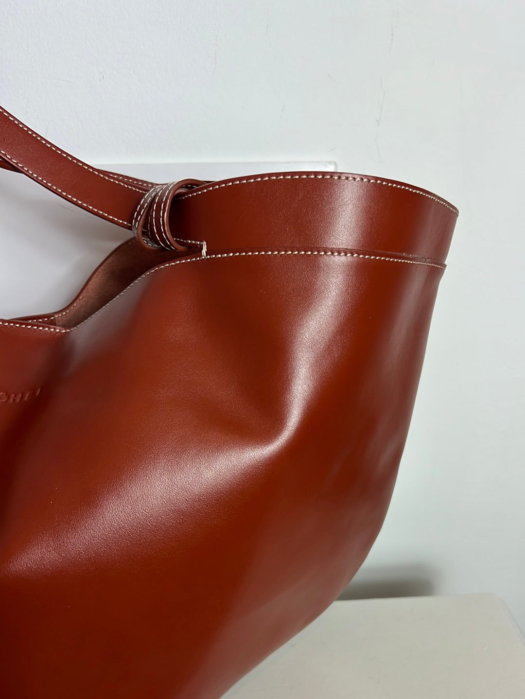 MÖHEL. Bolso marrón piel tote