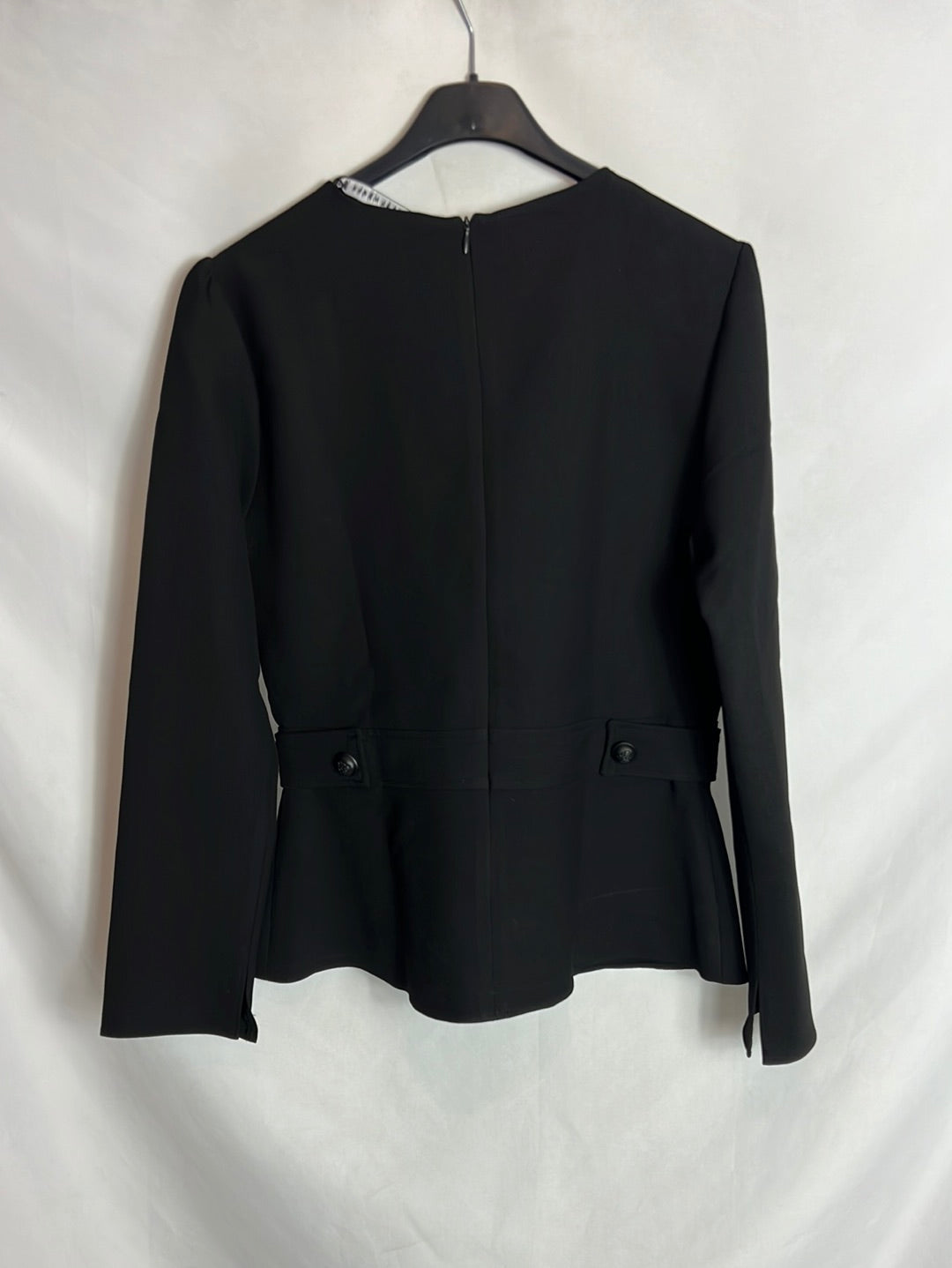 ZARA. Top negro manga larga botones. T L