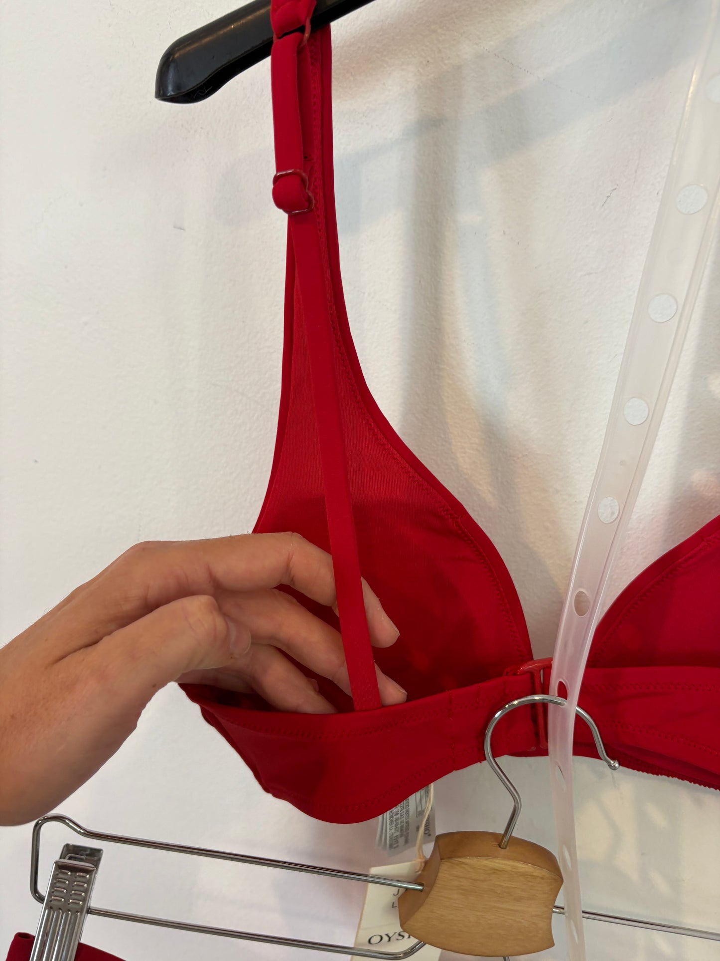 OYSHO. Bikini rojo. T S/M