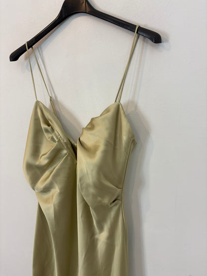 ZARA. Vestido largo satinado verde claro