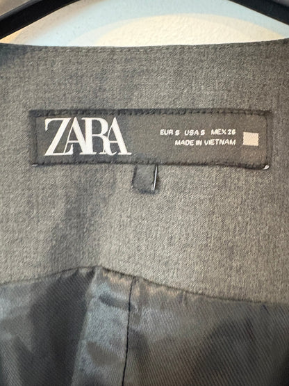 ZARA. Chaleco gris marengo