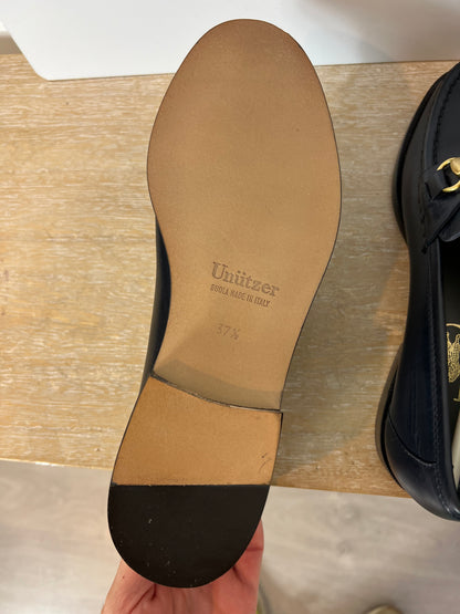 UNÜTZER. Dark blue leather loafers. Size 37.5