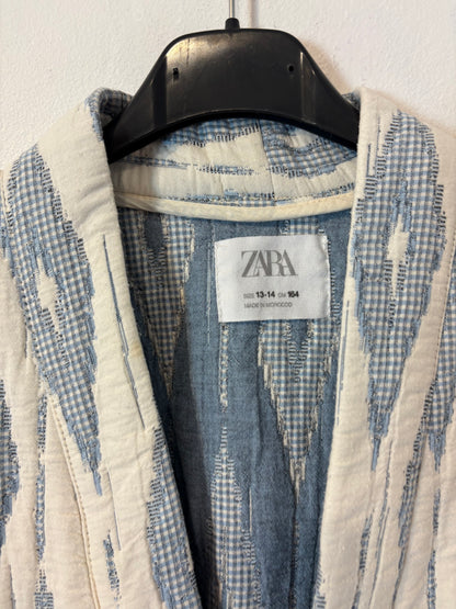 ZARA. Chaqueta azul claro textura