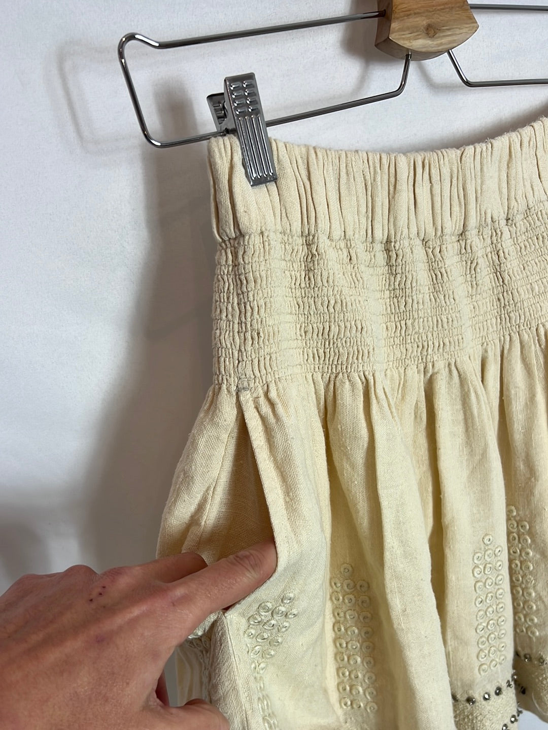 ISABEL MARANT ÉTOILE . Total look beige bordados y tachuelas. T 38/40