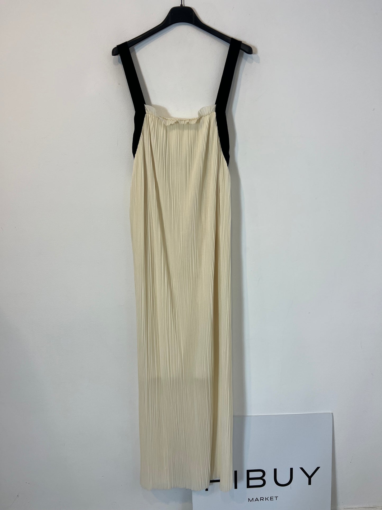 ZARA. Long pleated dress with strap detail. TS