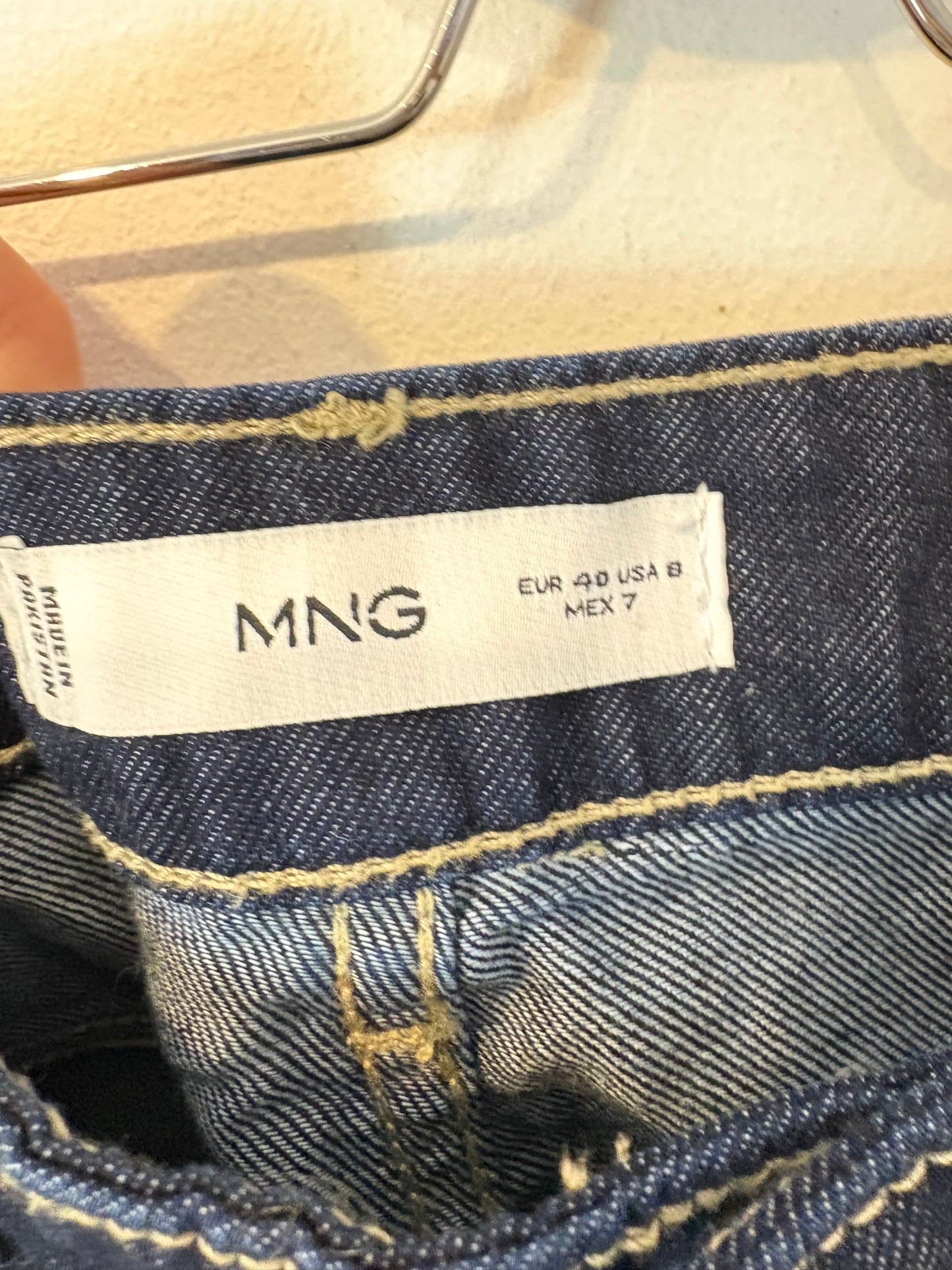 MANGO. Denim pata ancha costuras
