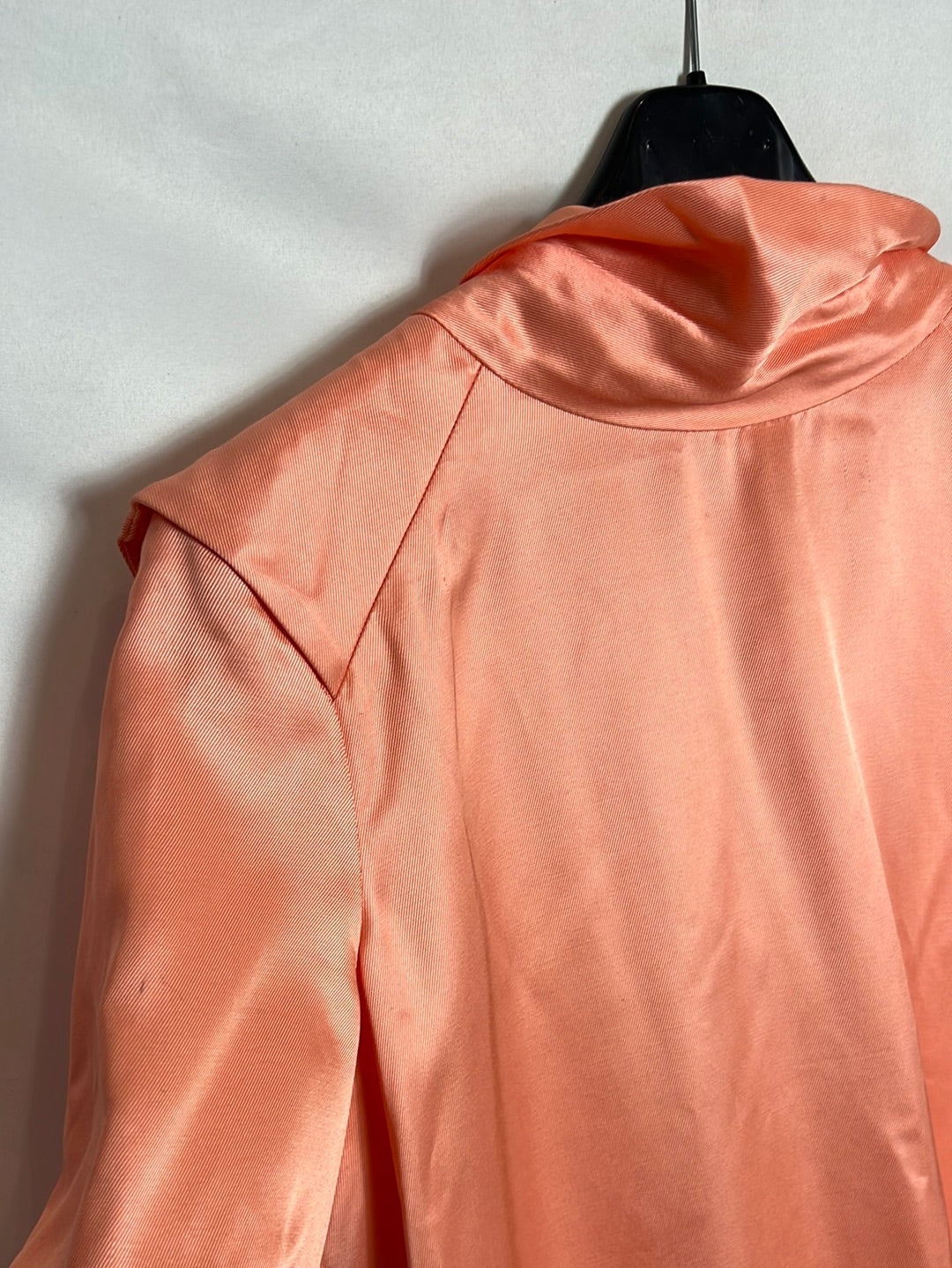 INÉS MARTIN ALCALDE. Salmon satin back top. TS