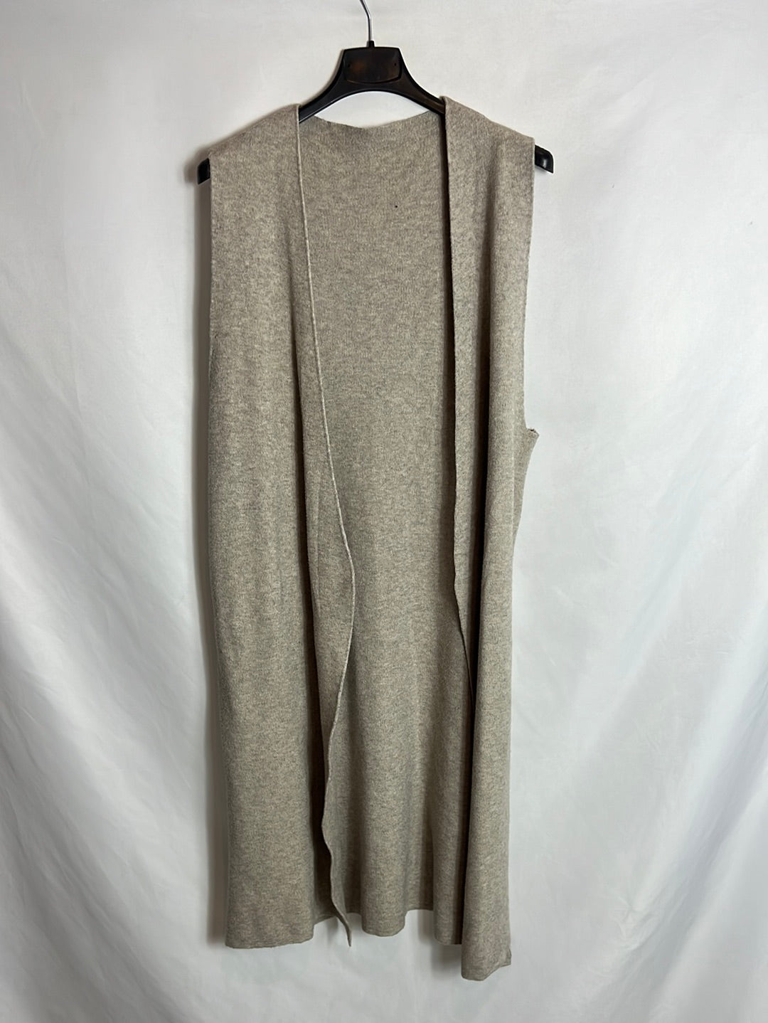 OTHERS. Beige midi knit vest. TM