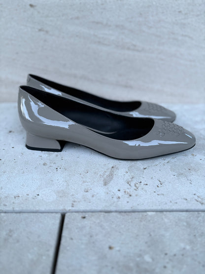 BOTTEGA VENETA. Bailarina gris detalle punta. T 39