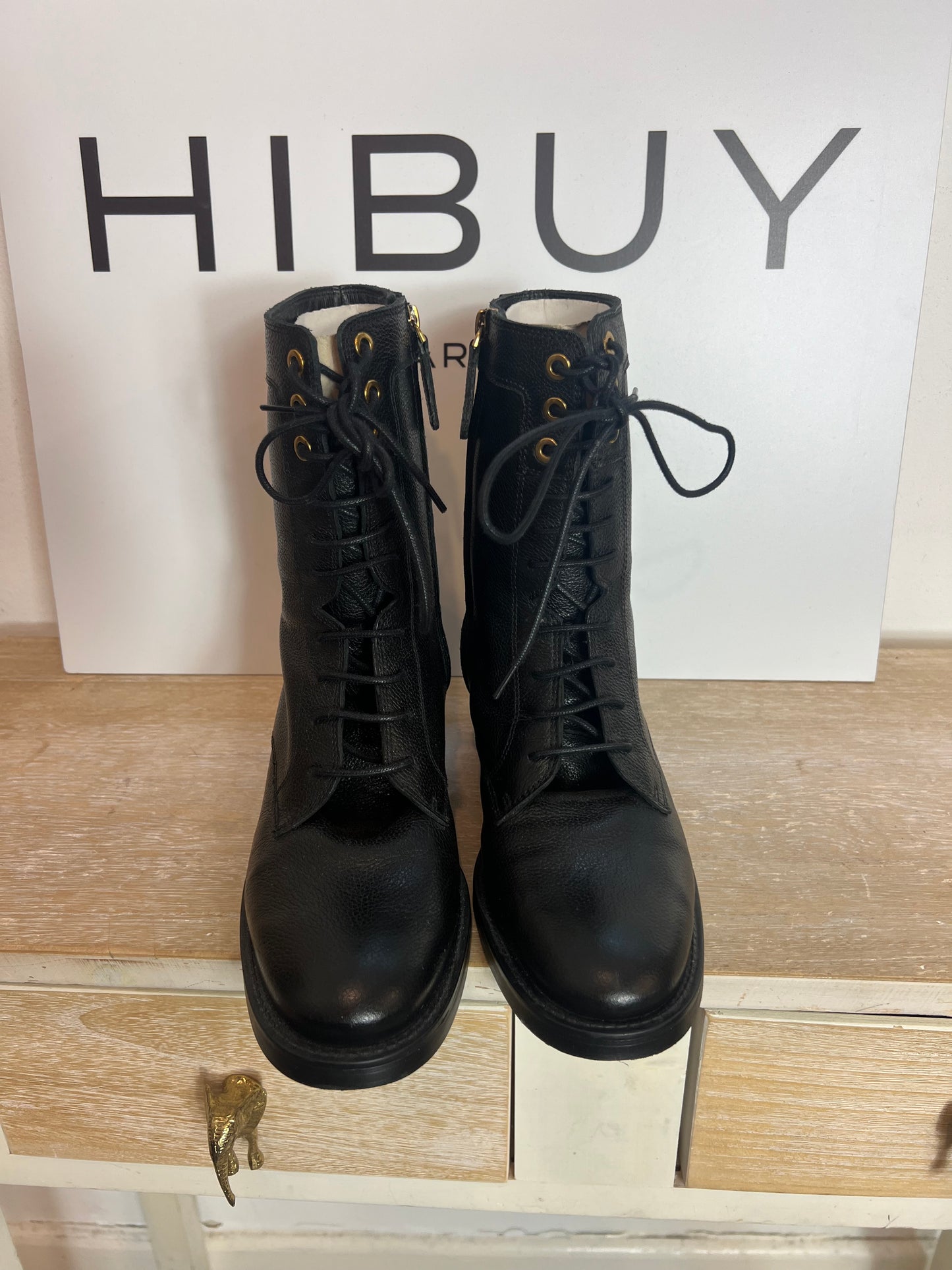 MASSIMO DUTTI. Botines negro cordones. T 37