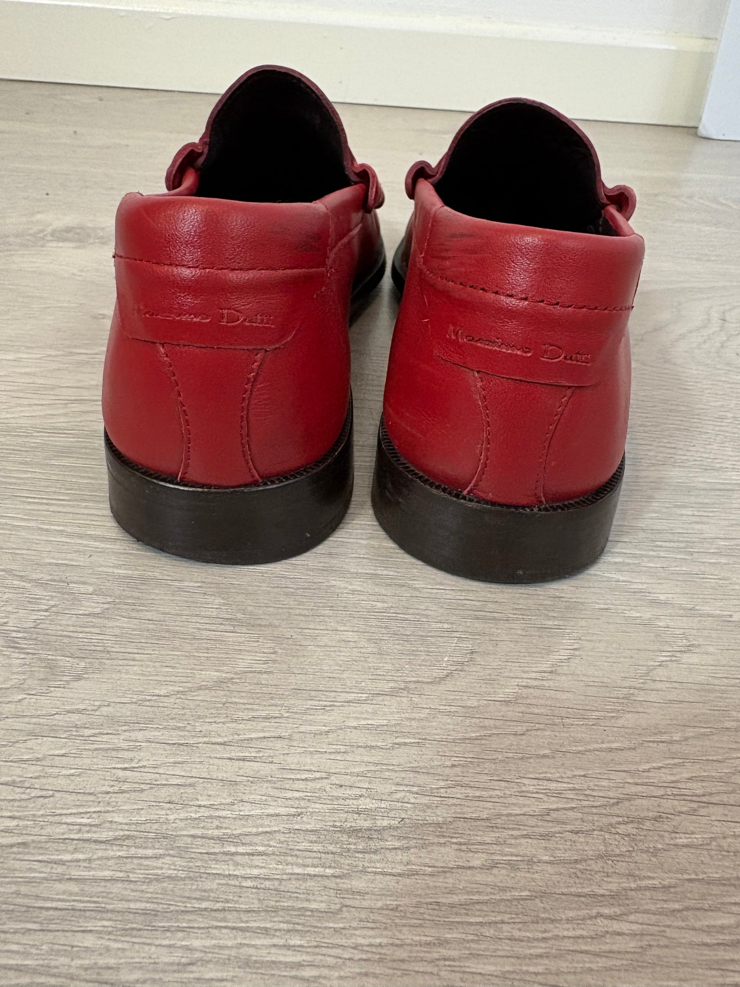 MASSIMO DUTTI. Mocasines rojos