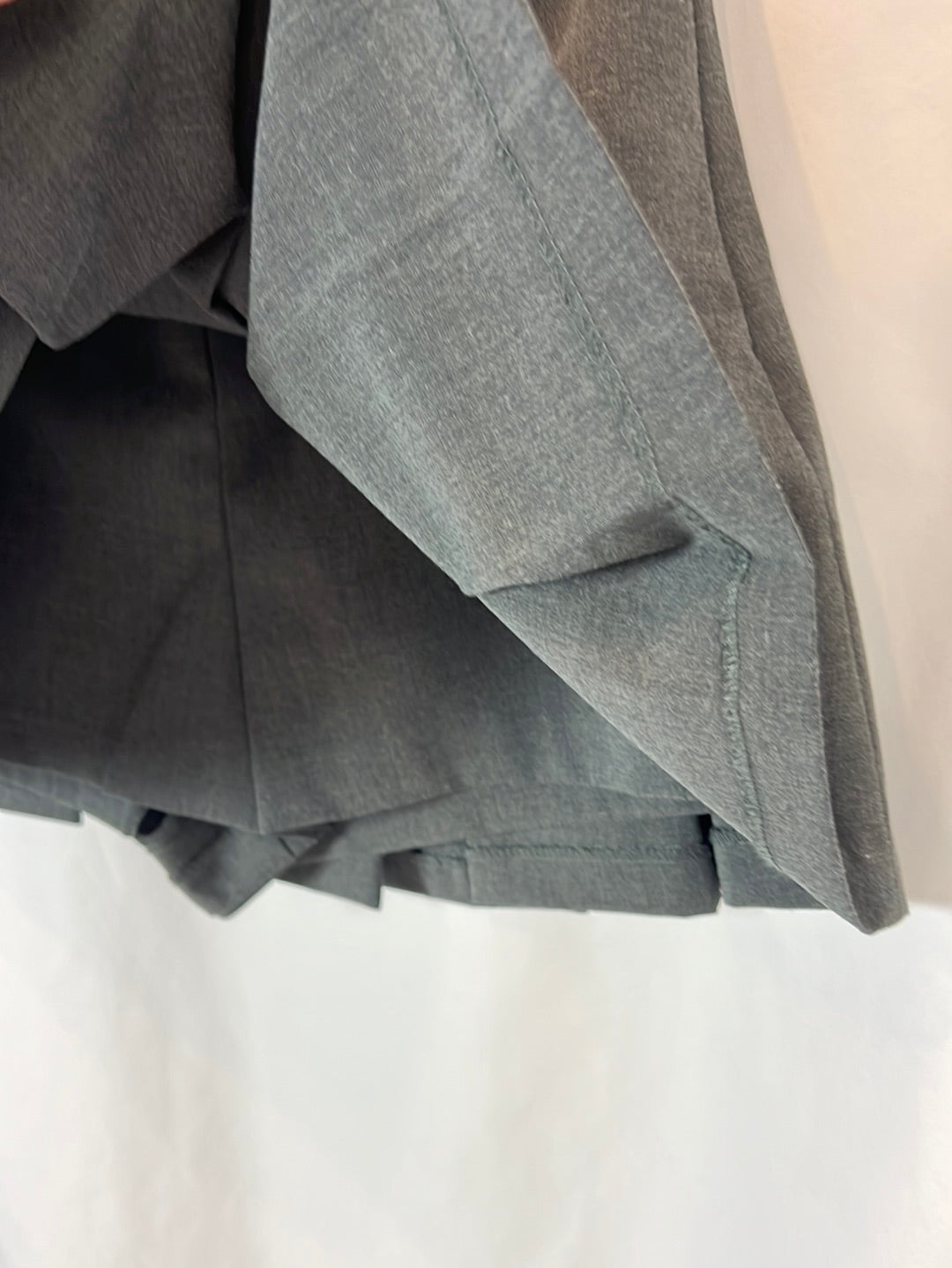 ZARA. Pleated grey skirt/trousers Tm