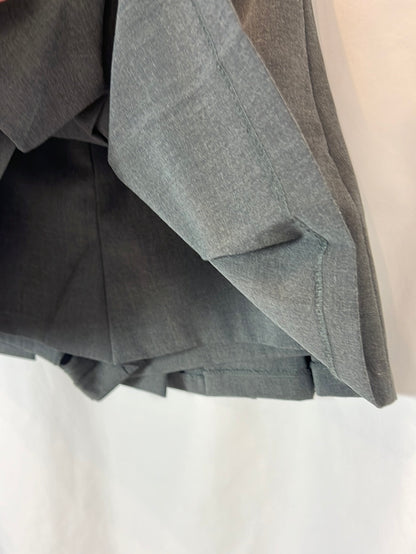 ZARA. Pleated grey skirt/trousers Tm