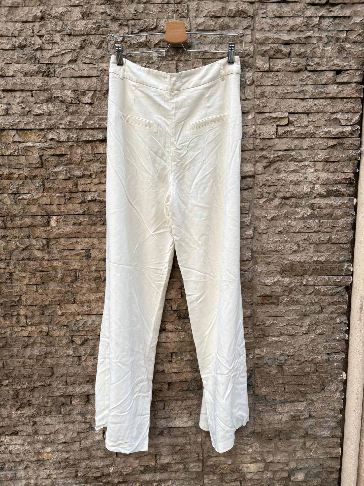CARLOTA & CO. Pantalón fluido blanco