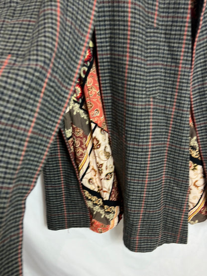 NAMUR. Checked wool cape with printed lining, size 38