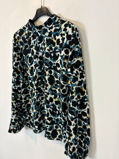 ZARA. Blusa estampada detalle cuello