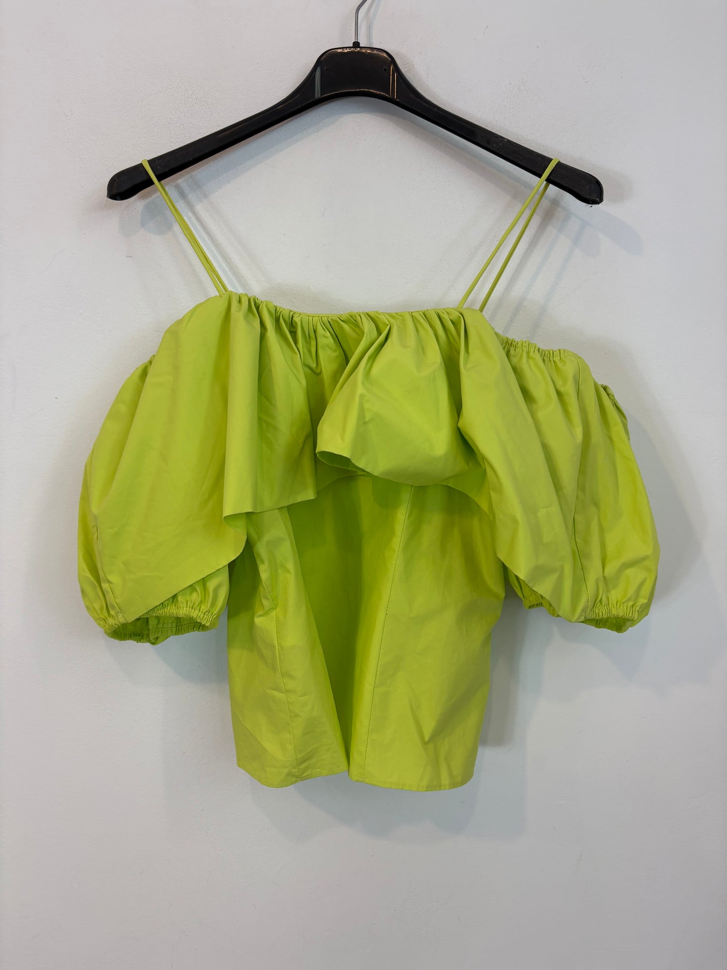 PEDRO DEL HIERRO. Top verde volante. T M