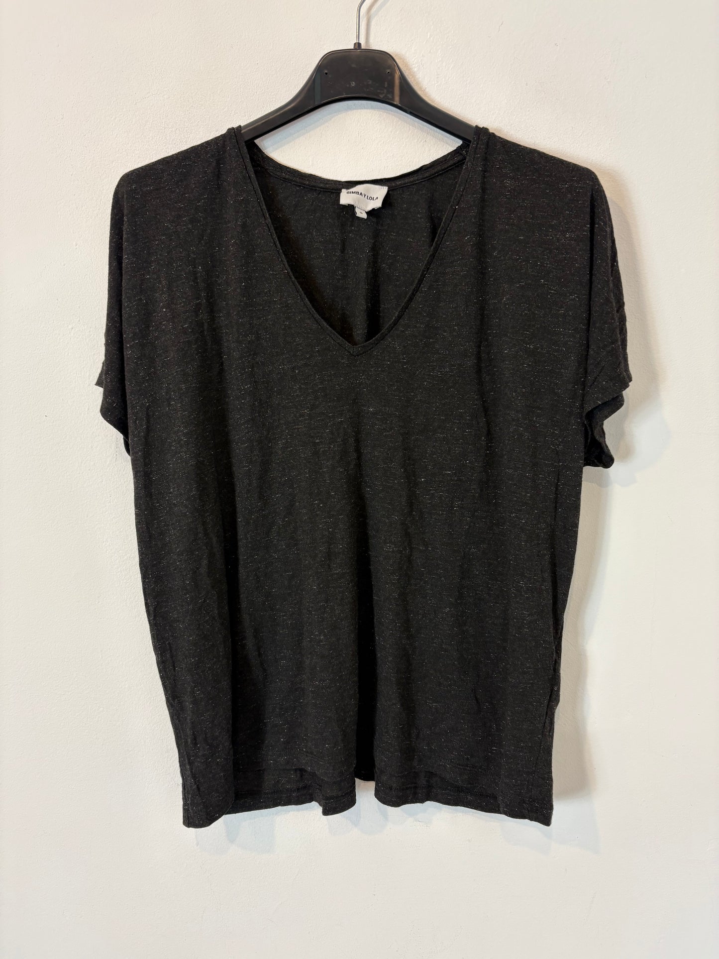 BIMBA Y LOLA . Top gris fluido hilos brillo. T S