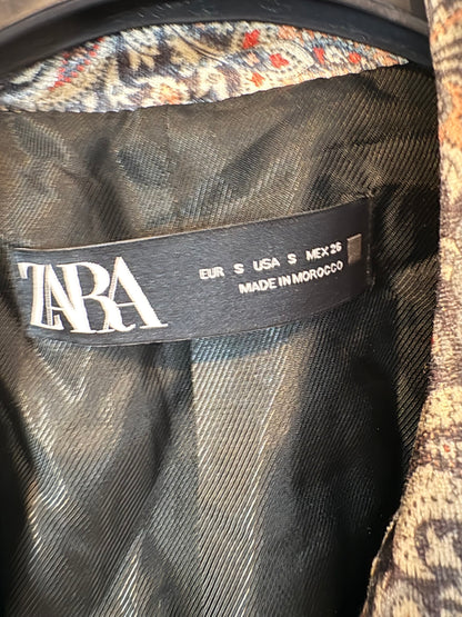 ZARA. Black stretch knit top. TL