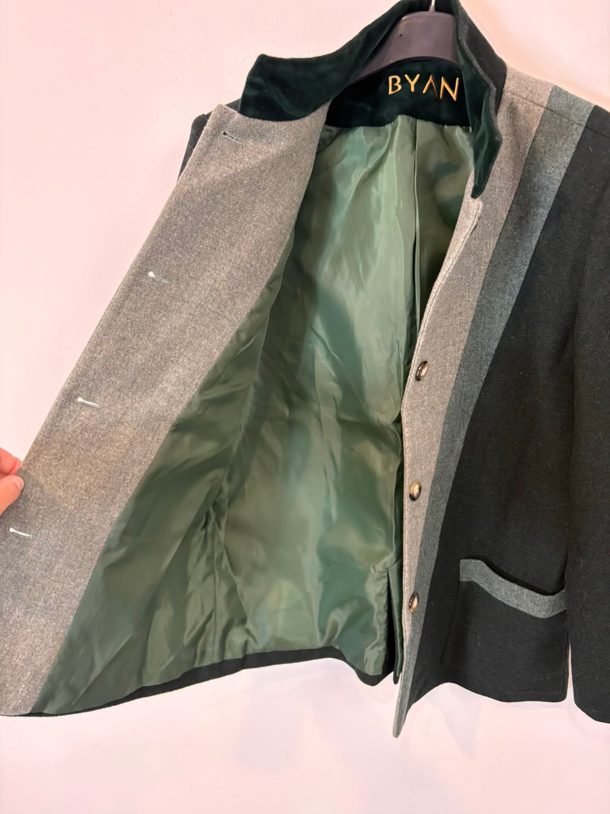 BYAN. Blazer lana tonos verdes
