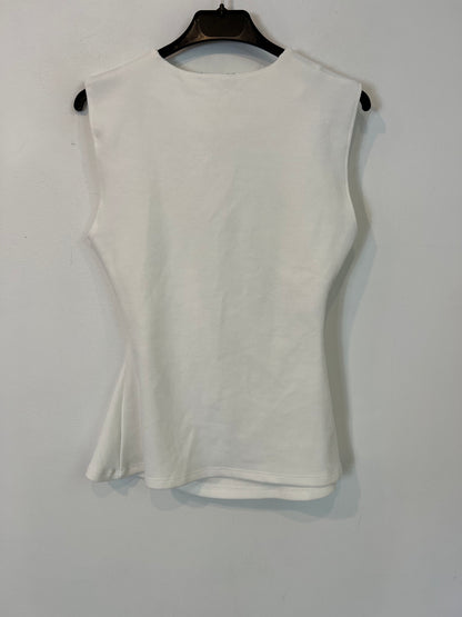 ZARA. White textured Ts top