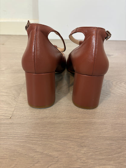 PATSY. Zapato Pía avellana. T 39