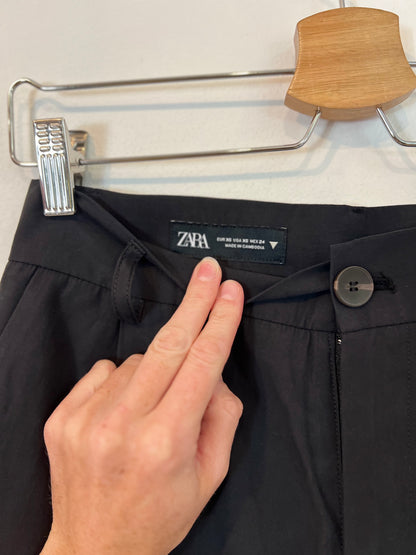 ZARA. Black pleated flowing trousers S.xs