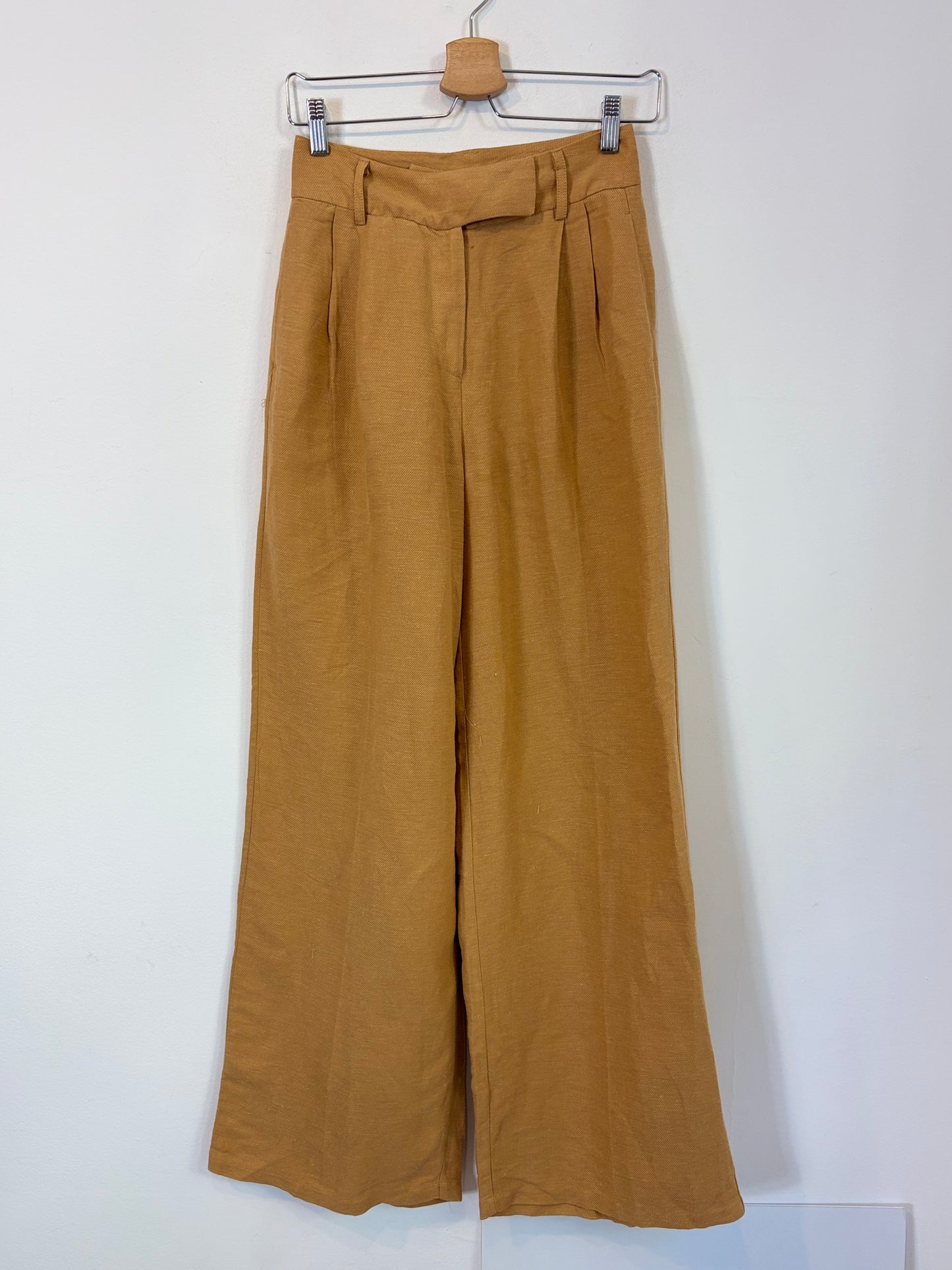 PADOVA. Textured camel jacket and trousers set. Size XS/S