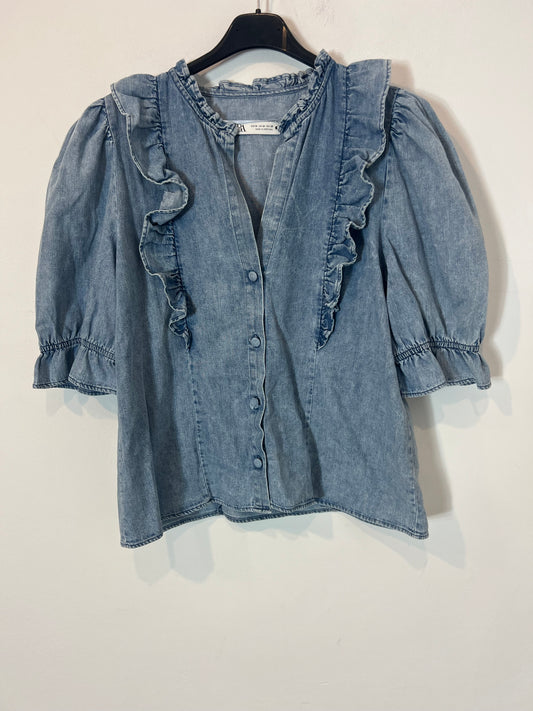 ZARA. Blusa denim volantes T.m (Tara)