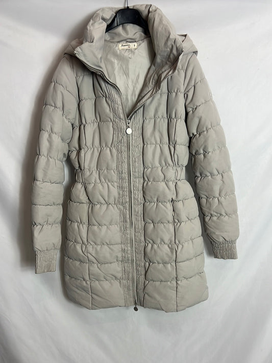 JEANSWEAR. Beige/gray feathers hood. TS (M)