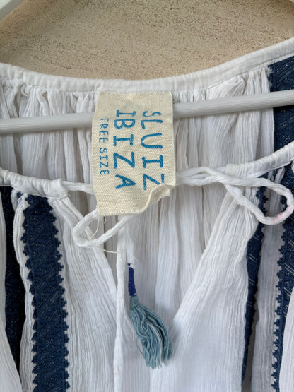 SLUIZ IBIZA. Blusa booho blanca bordados