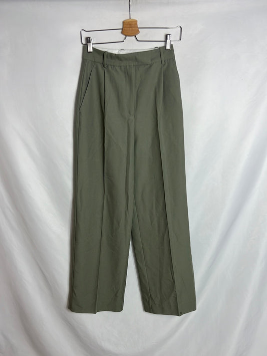 ZARA. Green wide-legged pleated trousers. Size XS