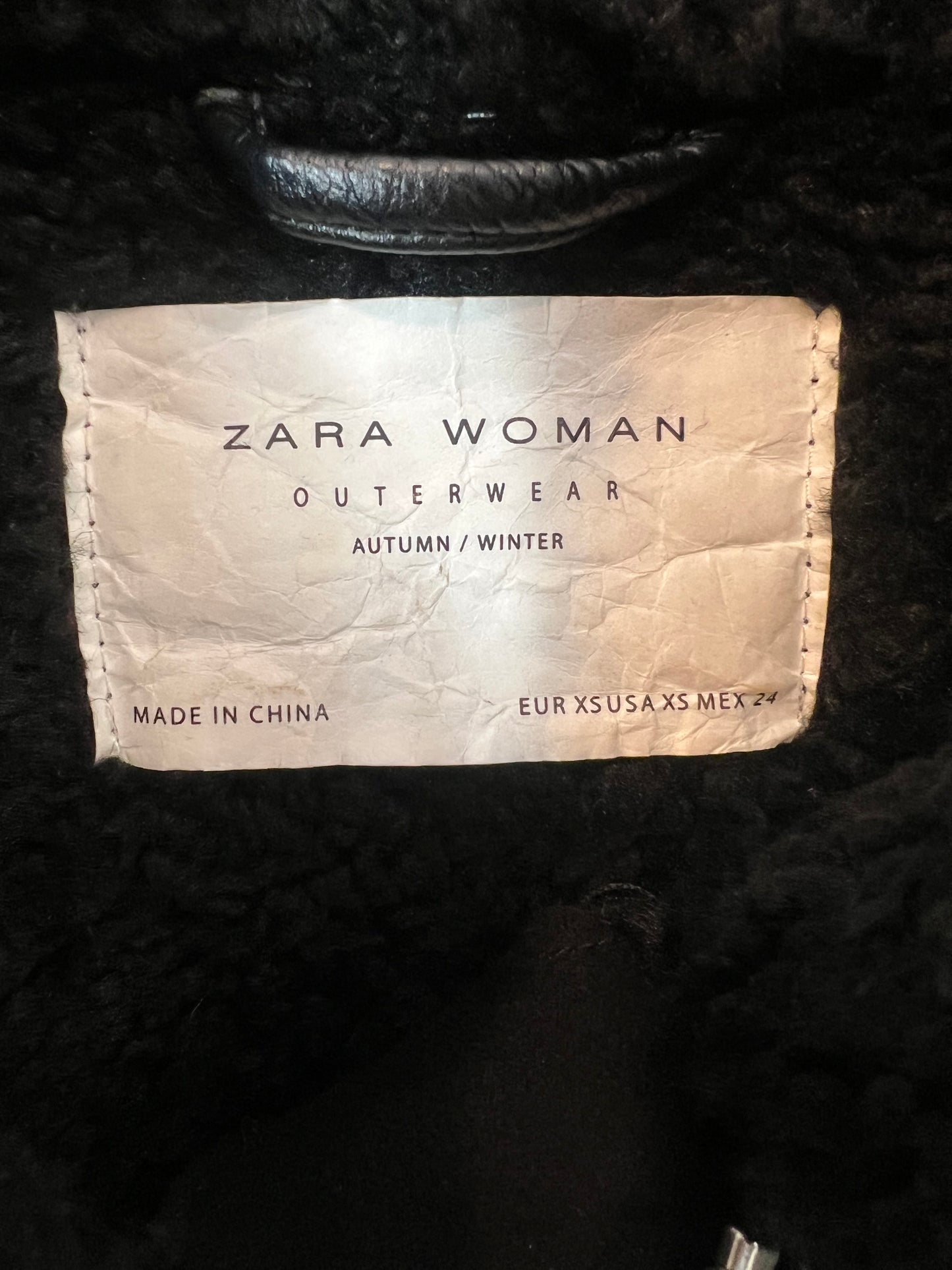 ZARA. Black double-textured coat. Size XS