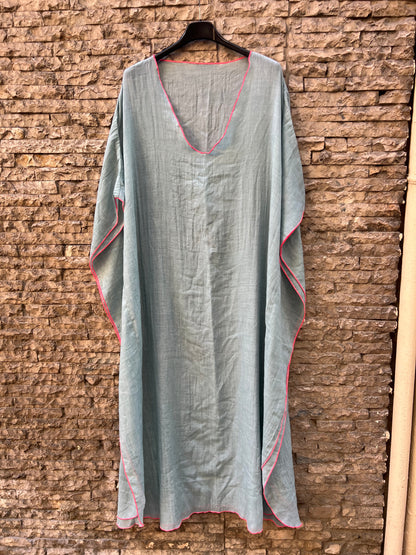 OTRAS. Vestido azul estilo kaftán detalle flúor. TU(s/m)